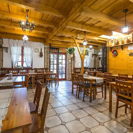 Fakanalas Fogado Locanda *